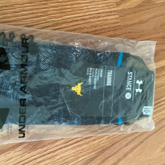 Under Armour Unisex x Stance Rock Crew Socks Men's 1333588 008 - Picture 3 of 3